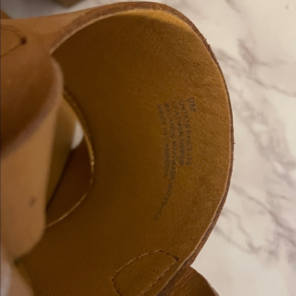 Korks Kristin 4 “ heel 1” platform tan sandals - Picture 10 of 10